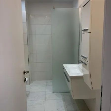 招待所 Oasis In Astir *