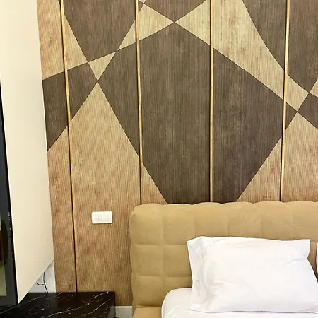 Oasis In Astir * 地拉那